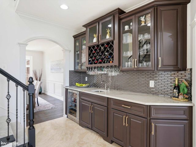1112 Canyon Creek Drive, Rochester Hills, MI 48306