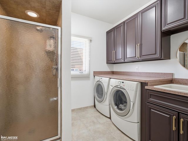 1112 Canyon Creek Drive, Rochester Hills, MI 48306