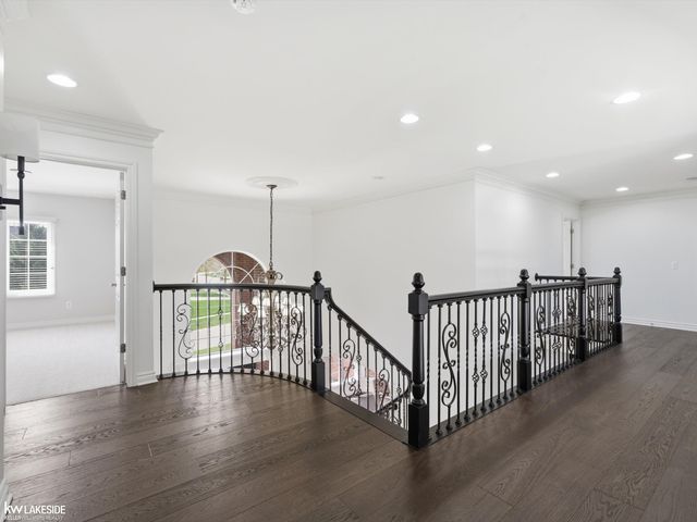 1112 Canyon Creek Drive, Rochester Hills, MI 48306