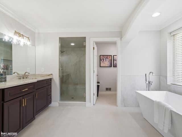 1112 Canyon Creek Drive, Rochester Hills, MI 48306