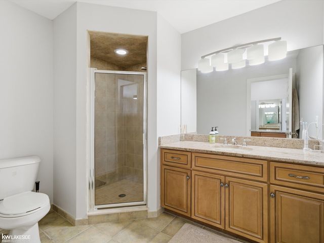 1112 Canyon Creek Drive, Rochester Hills, MI 48306