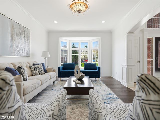 1112 Canyon Creek Drive, Rochester Hills, MI 48306