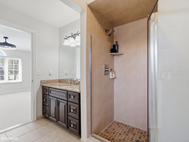1112 Canyon Creek Drive, Rochester Hills, MI 48306