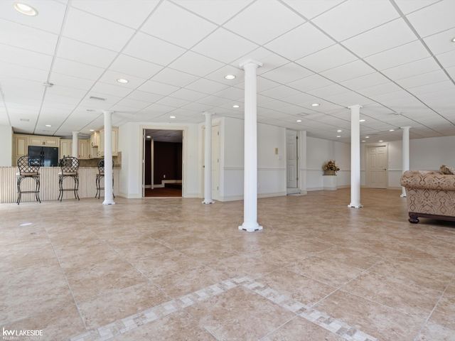 1112 Canyon Creek Drive, Rochester Hills, MI 48306