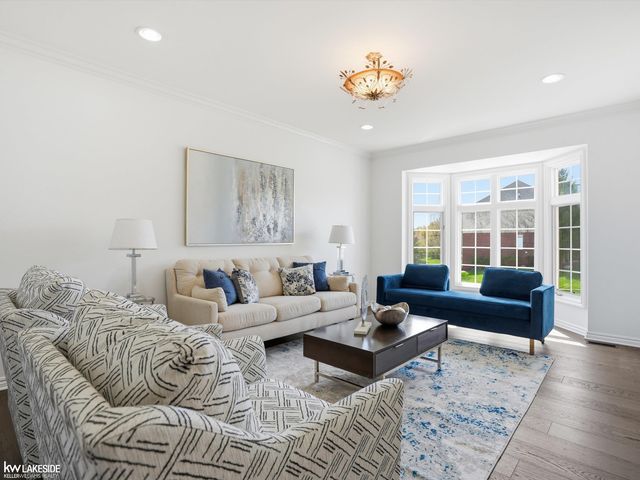 1112 Canyon Creek Drive, Rochester Hills, MI 48306