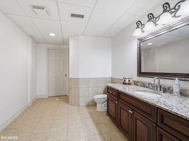 1112 Canyon Creek Drive, Rochester Hills, MI 48306