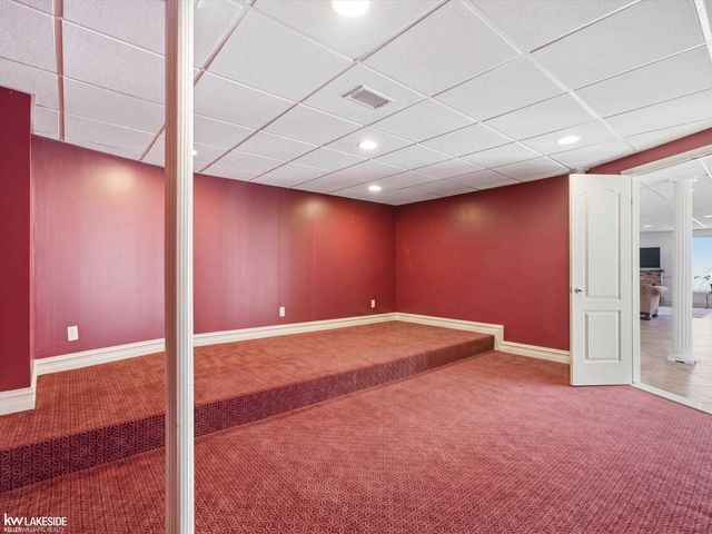 1112 Canyon Creek Drive, Rochester Hills, MI 48306