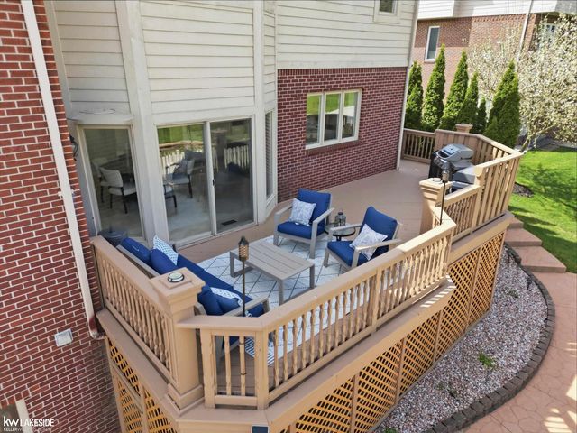 1112 Canyon Creek Drive, Rochester Hills, MI 48306