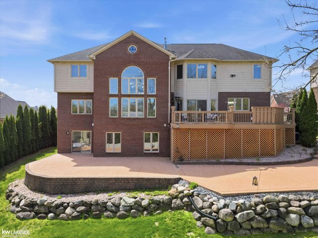1112 Canyon Creek Drive, Rochester Hills, MI 48306