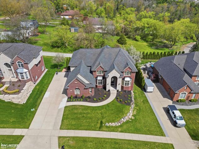 1112 Canyon Creek Drive, Rochester Hills, MI 48306