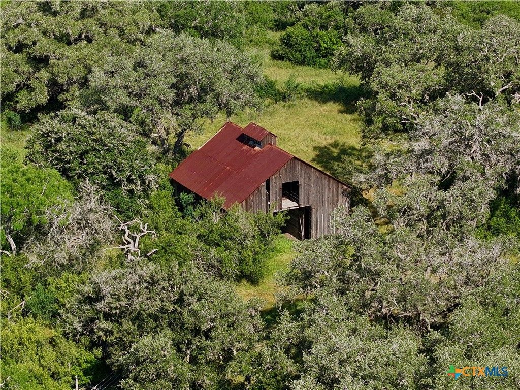 11086 W Church Road, Goliad, TX 77963