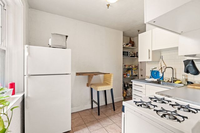 10 Jamaicaway 8, Boston, MA 02130