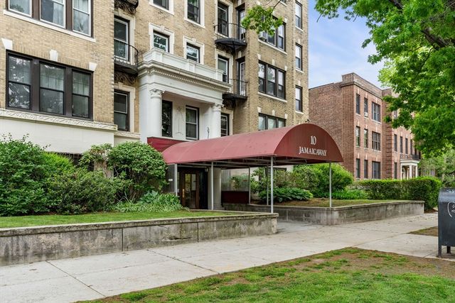 10 Jamaicaway 8, Boston, MA 02130
