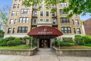 10 Jamaicaway 8, Boston, MA 02130