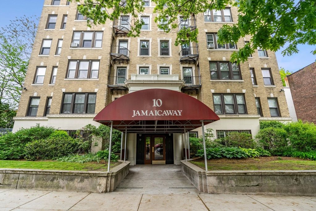 10 Jamaicaway 8, Boston, MA 02130