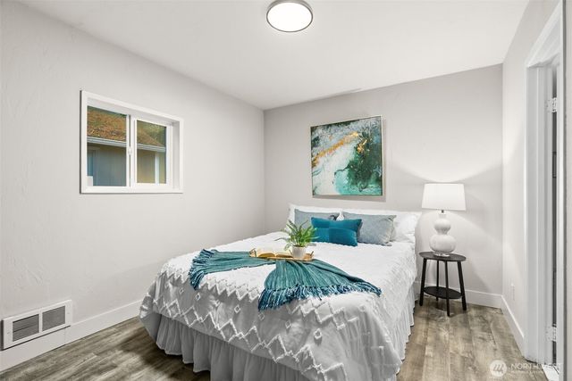 3410 NW Morgan Lane, Bremerton, WA 98312