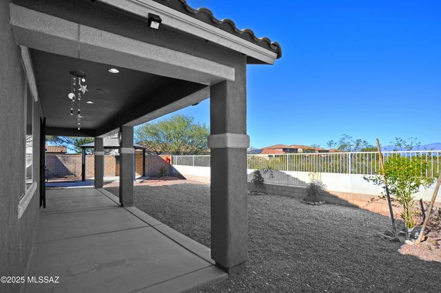 9505 S Quiet Dove Drive, Tucson, AZ 85747