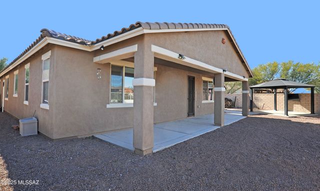 9505 S Quiet Dove Drive, Tucson, AZ 85747