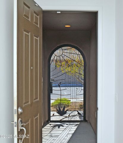 9505 S Quiet Dove Drive, Tucson, AZ 85747