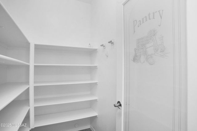 9505 S Quiet Dove Drive, Tucson, AZ 85747