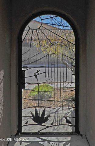 9505 S Quiet Dove Drive, Tucson, AZ 85747