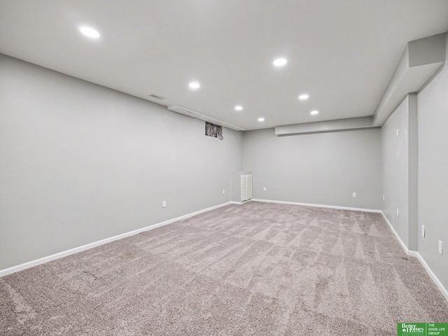 5556 Walnut Street, Omaha, NE 68106