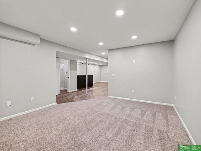 5556 Walnut Street, Omaha, NE 68106