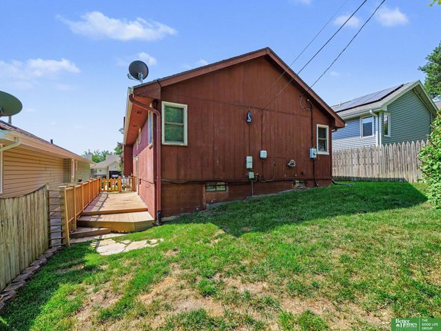 5556 Walnut Street, Omaha, NE 68106