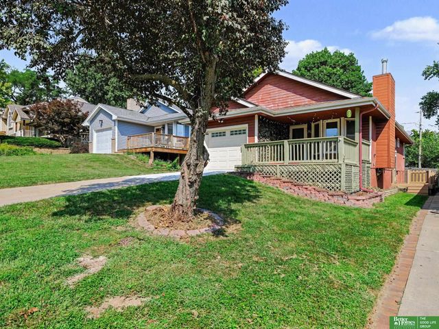 5556 Walnut Street, Omaha, NE 68106