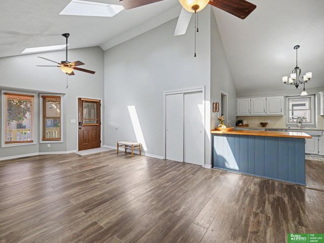 5556 Walnut Street, Omaha, NE 68106