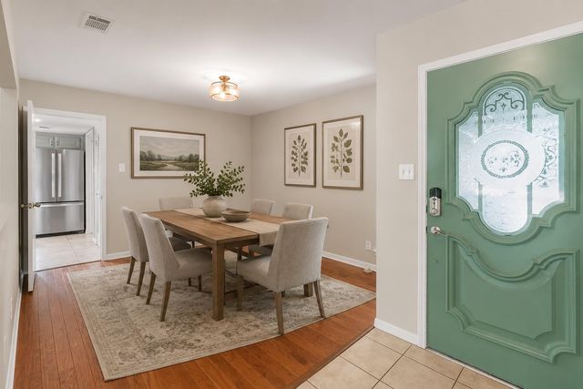 1911 Oakview DR, Round Rock, TX 78681