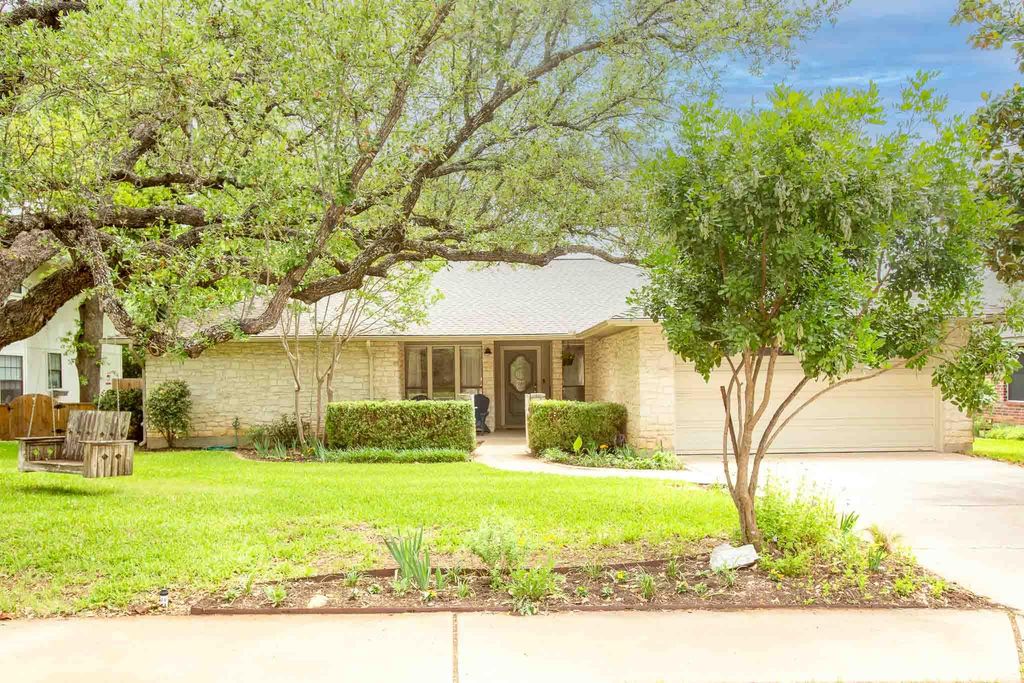 1911 Oakview DR, Round Rock, TX 78681