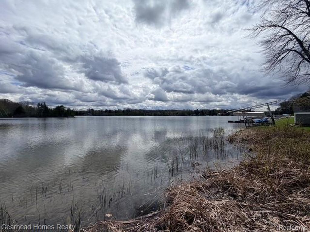 VL Sashabaw Road, Independence Charter Township, MI 48348