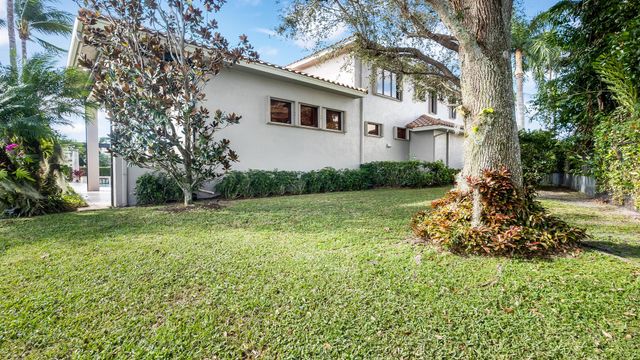 17602 Middle Lake Drive, Boca Raton, FL 33496