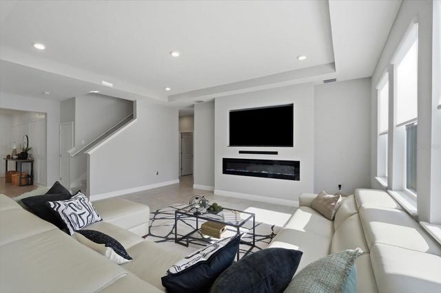 164 MANGROVE MANOR DRIVE, Apollo Beach, FL 33572