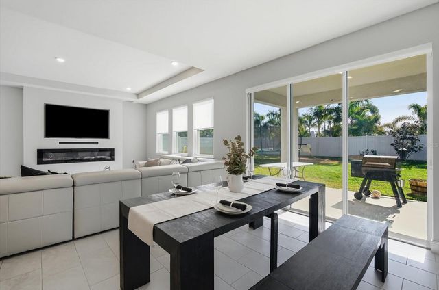 164 MANGROVE MANOR DRIVE, Apollo Beach, FL 33572