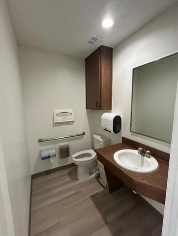 38030 MEDICAL CENTER AVENUE, Zephyrhills, FL 33540