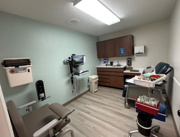 38030 MEDICAL CENTER AVENUE, Zephyrhills, FL 33540