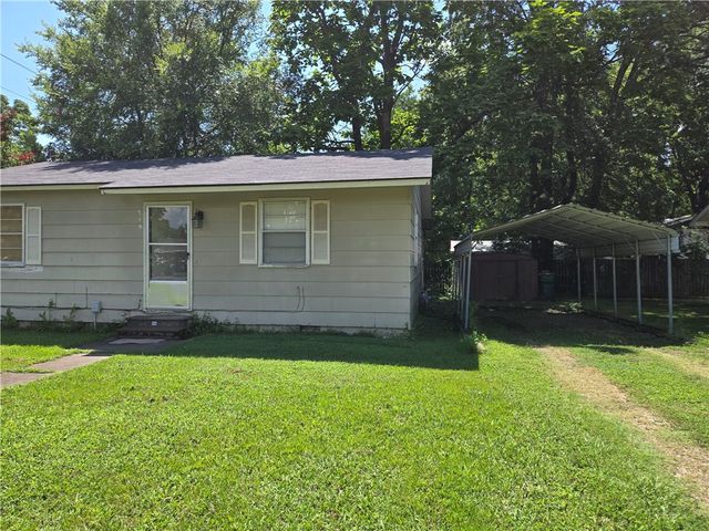 518 S Jackson Avenue, Russellville, AR 72801