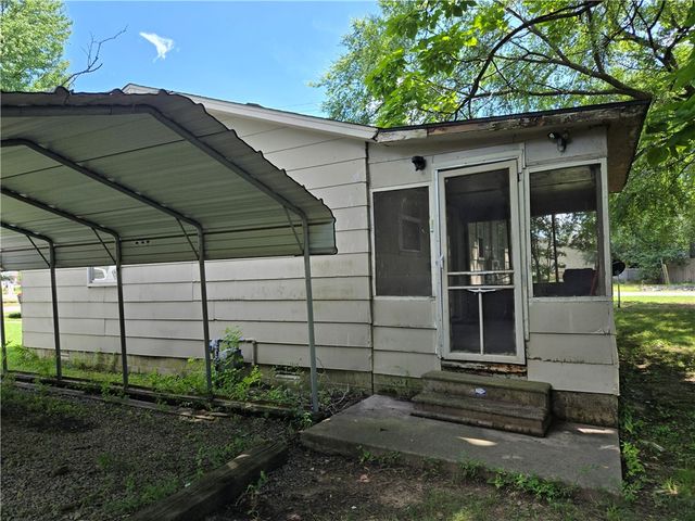 518 S Jackson Avenue, Russellville, AR 72801