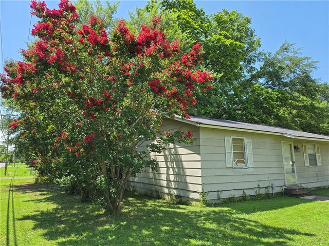 518 S Jackson Avenue, Russellville, AR 72801