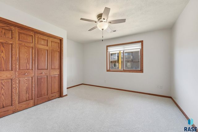 8509 W Grinn Pl Place 33, Sioux Falls, SD 57106