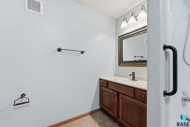 8509 W Grinn Pl Place 33, Sioux Falls, SD 57106