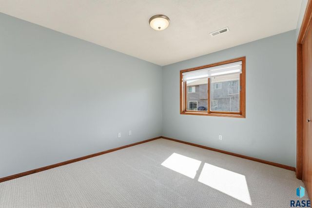 8509 W Grinn Pl Place 33, Sioux Falls, SD 57106