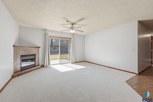 8509 W Grinn Pl Place 33, Sioux Falls, SD 57106