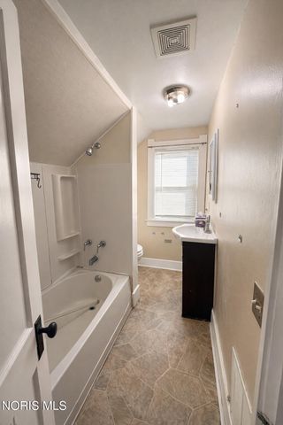 829 Ogden Avenue, Toledo, OH 43609