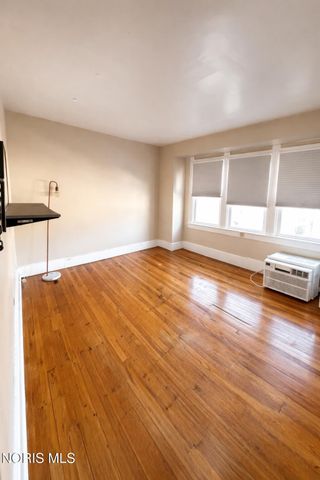 829 Ogden Avenue, Toledo, OH 43609