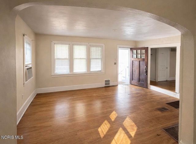 829 Ogden Avenue, Toledo, OH 43609