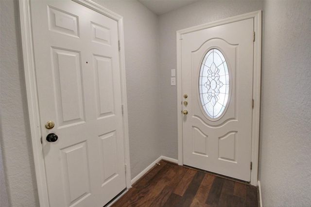 123 W Drifting Shadows Circle, Conroe, TX 77385