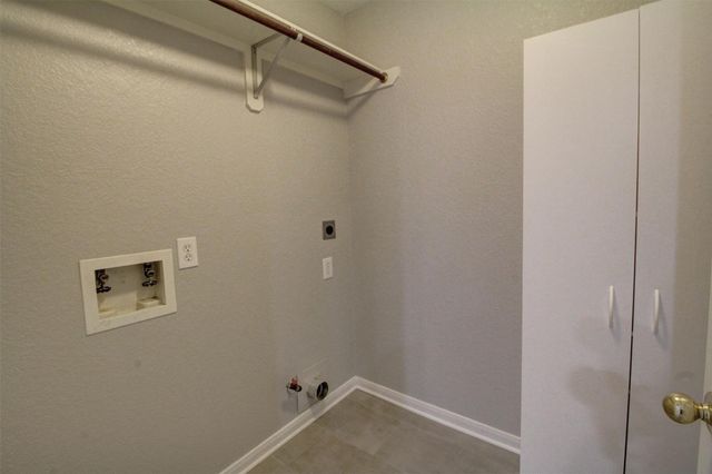 123 W Drifting Shadows Circle, Conroe, TX 77385